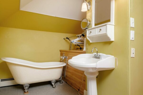 33-bathroom-attic