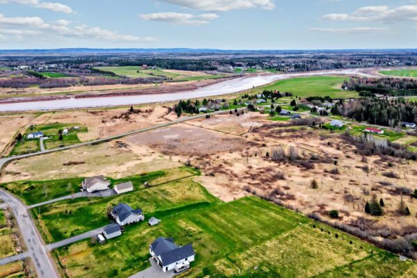 10-web-or-mls-dji_fly_20250502_140214_175_1746205344156_photo
