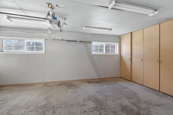 35-web-or-mls-Garage Clean