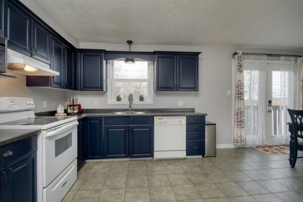 10-Apt-1-Kitchen-d