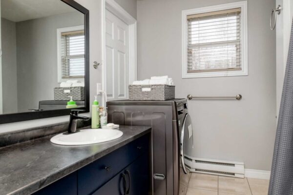 12-Apt-1bathroom-a