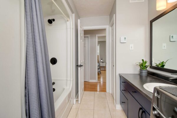 13-PAt-1-bathroom-b