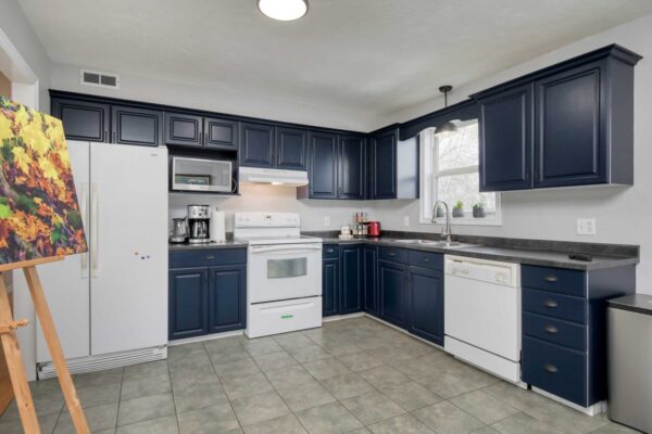 7-Apt1-kitchen-a