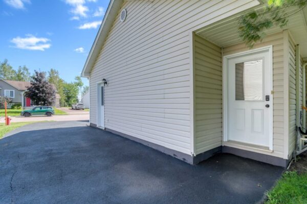 21-Apart-front-door