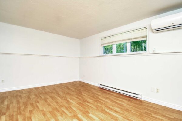 22-Aprt-living-room-a