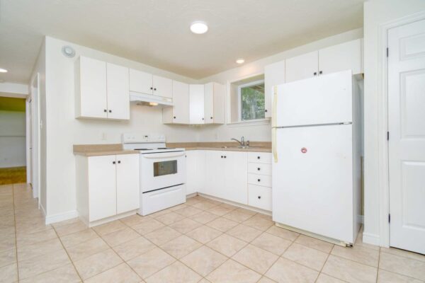 27-Aprt-kitchen-c