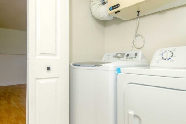 32-Aprt-laundry