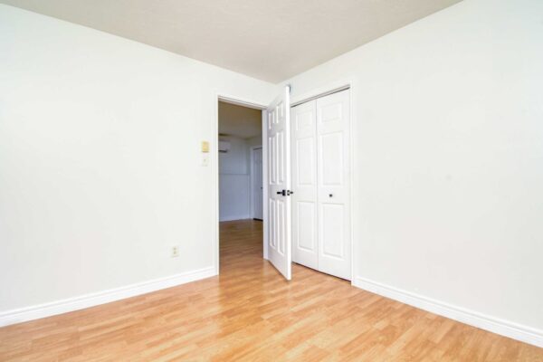 34-Aprt-bedroom-1b