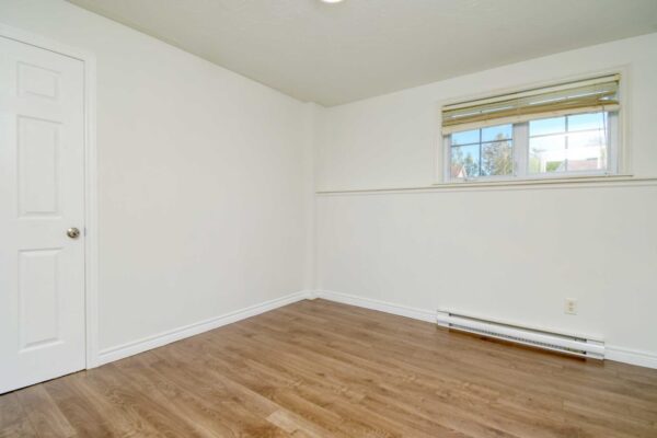 35-Aprt-bedroom-2a