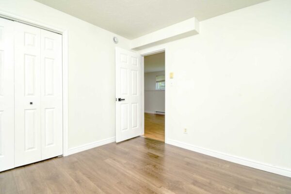 36-Aprt-bedroom-2b