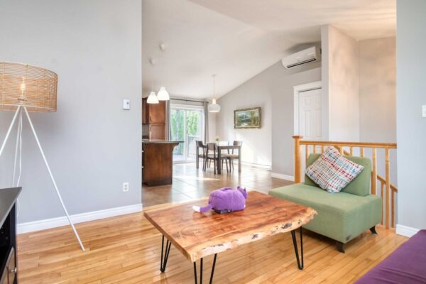 4 liivn room c